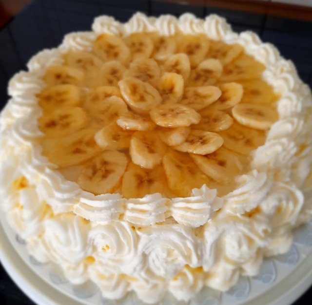 Banaani kermakakku Resepti